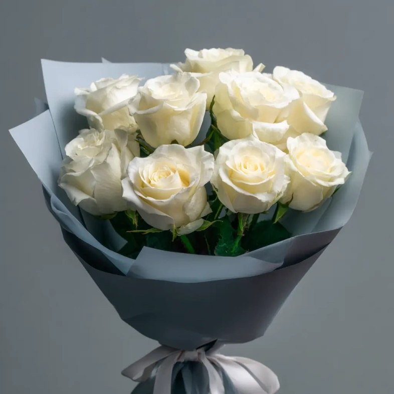 Белые розы &laquo;Белый лён&raquo;