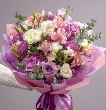 Букет с альстромериями «Яркий комплимент»