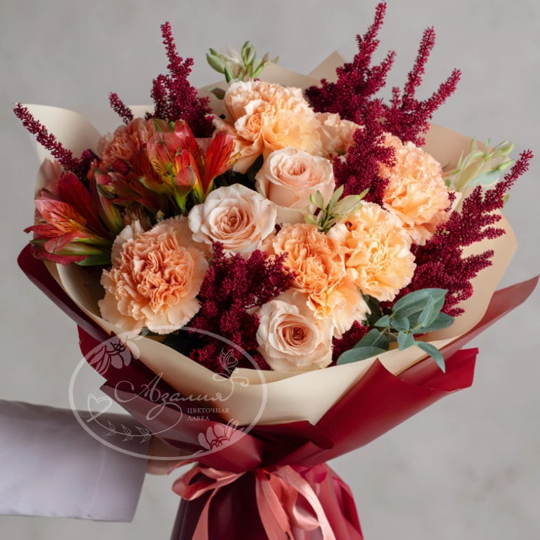 Букет с гвоздиками &laquo;Бархатный вечер&raquo;