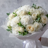 Букет с гвоздиками &laquo;Белый вальс&raquo; 0