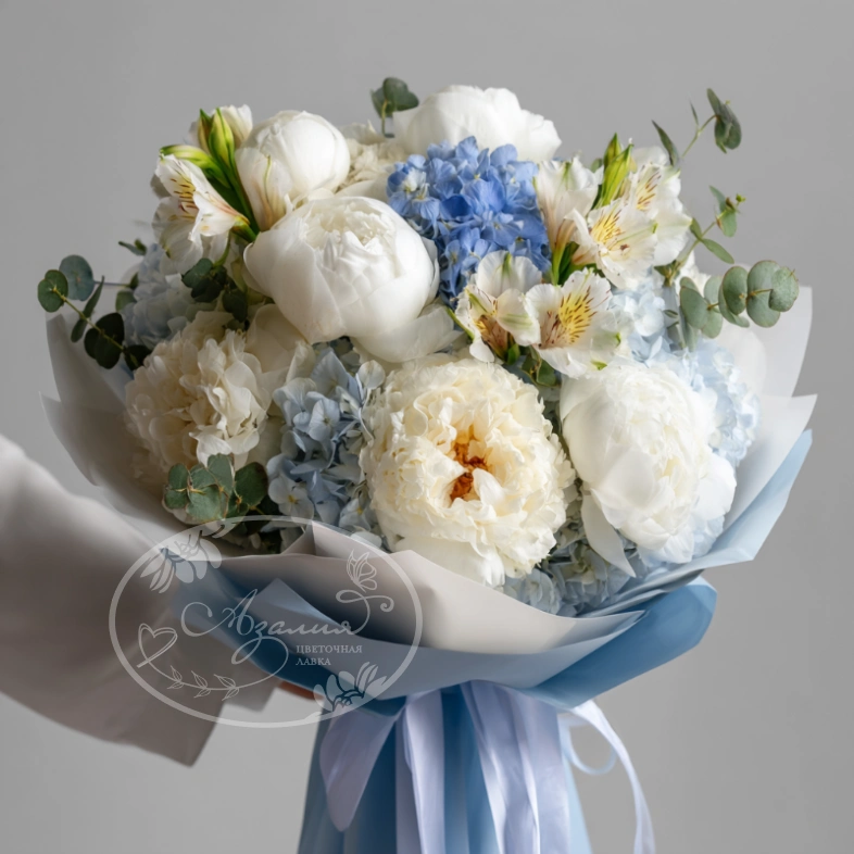 Букет с пионами &laquo;Дыхание облаков&raquo;