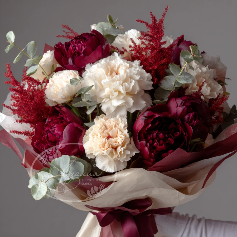 Букет с пионами &laquo;Бархатный шелест&raquo;