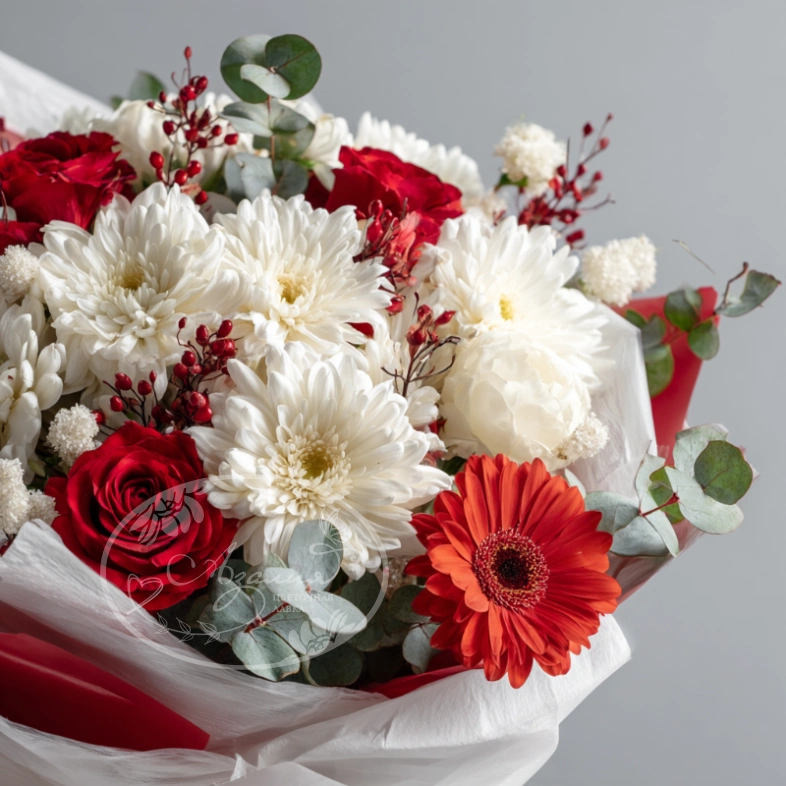 Букет с хризантемами &laquo;Праздничное сияние&raquo;