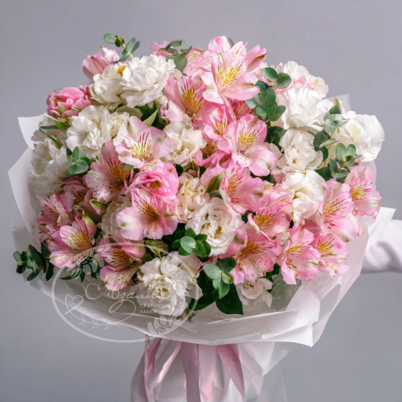 Букет с эустомами &laquo;Чистое вдохновение&raquo;