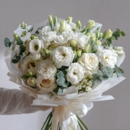 Букет с эустомами &laquo;Светлая вуаль&raquo; 0