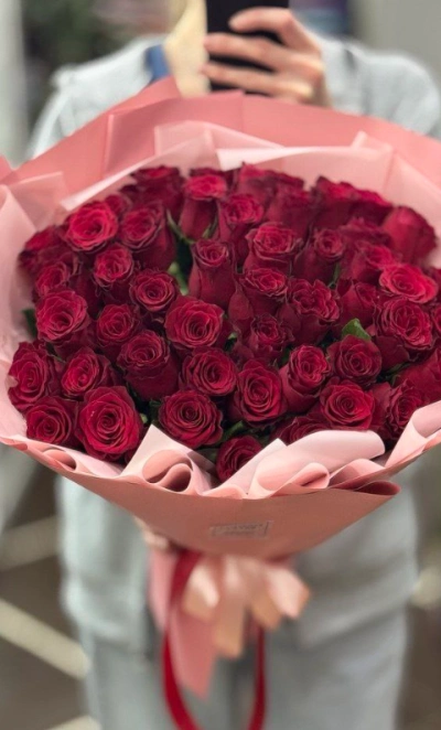 Букет из красных роз «Родос»