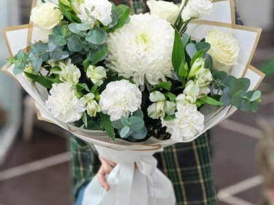 Букет с белыми диантусами «Белое платье»