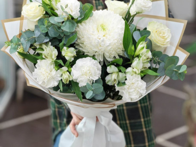 Букет с белыми диантусами «Белое платье»