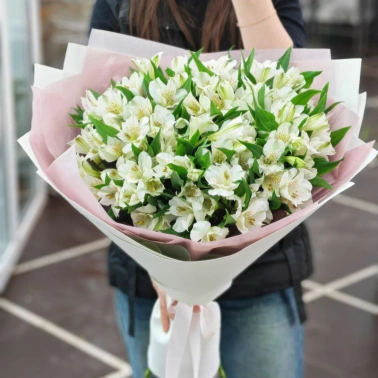 Букет из белых альстромерий «Ангельское прикосновение»
