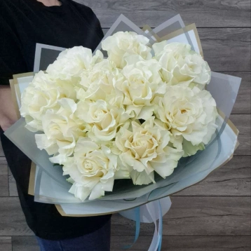Букет из белых «французских« роз «Белая вуаль»