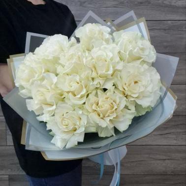 Букет из белых «французских« роз «Белая вуаль»