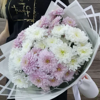 Букет из кустовых хризантем «Нежное облако»