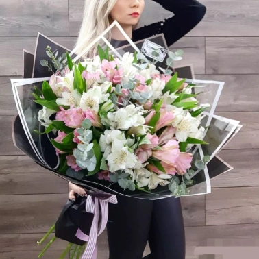 Букет из альстромерий «Крылья бабочки»