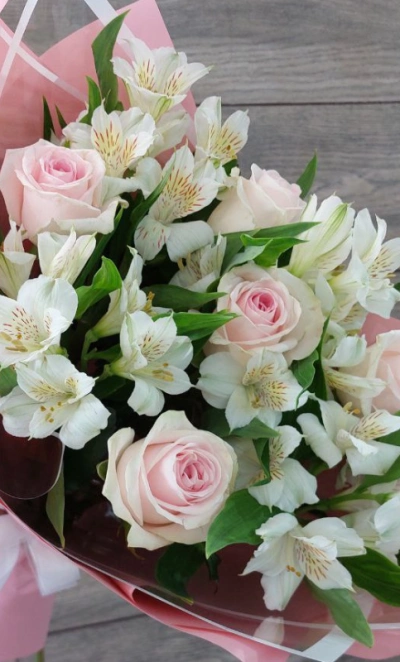 Букет из роз и альстромерий «Акварель»