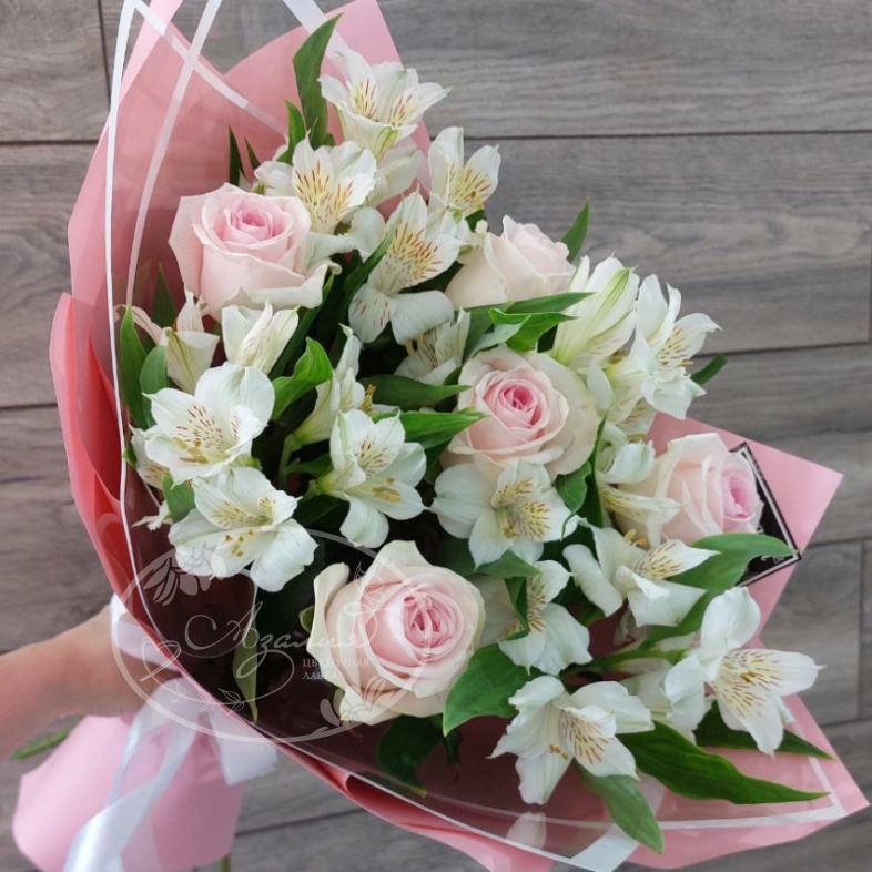 Букет из роз и альстромерий &laquo;Акварель&raquo;
