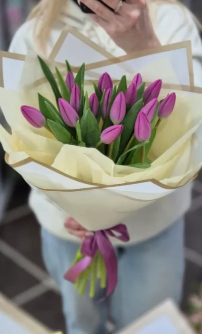 15 розовых тюльпанов «Розовая весна