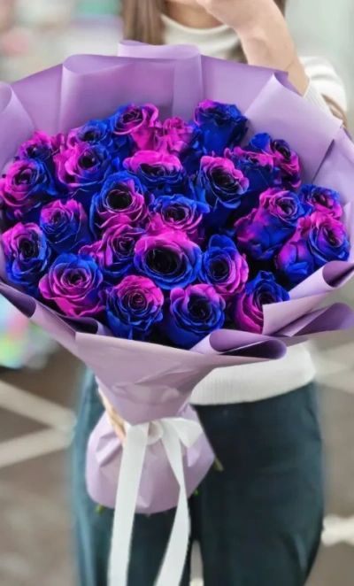 25 роз «КОСМОС»
