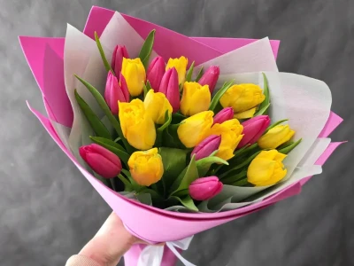 21 тюльпан (желтый и розовый)
