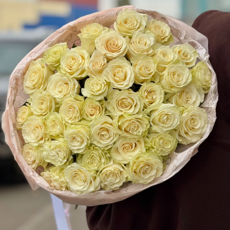 Букет из 39 белых роз