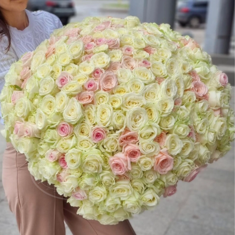 Букет из 301 розы