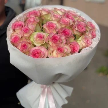 Букет из 25 розовых роз