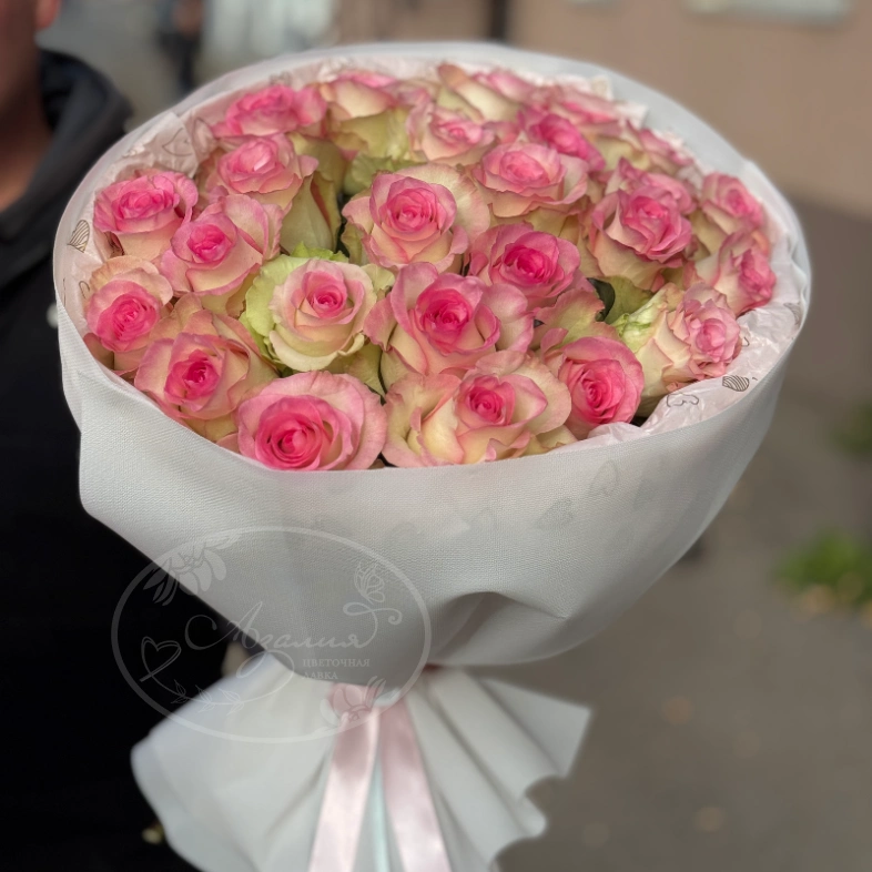 Букет из 25 розовых роз