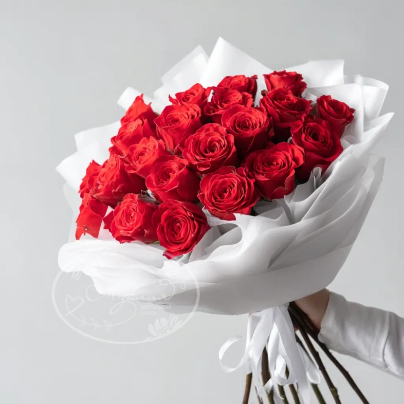 Красные розы &laquo;Пламя любви&raquo;