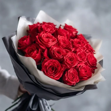 Красные розы «Поцелуй заката»