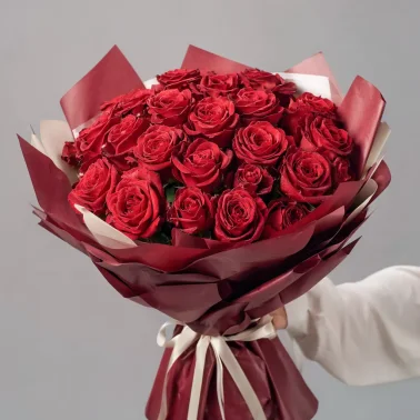 Красные розы «Искры страсти»