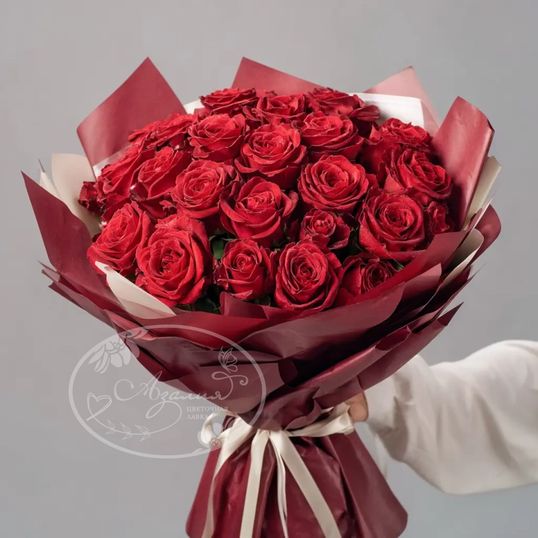 Красные розы &laquo;Искры страсти&raquo;