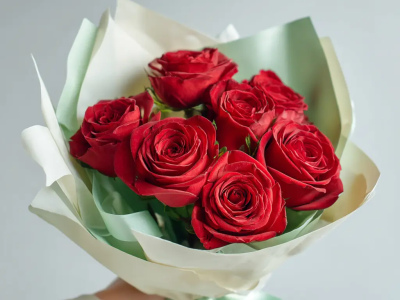 Красные розы «Летящий огонь»
